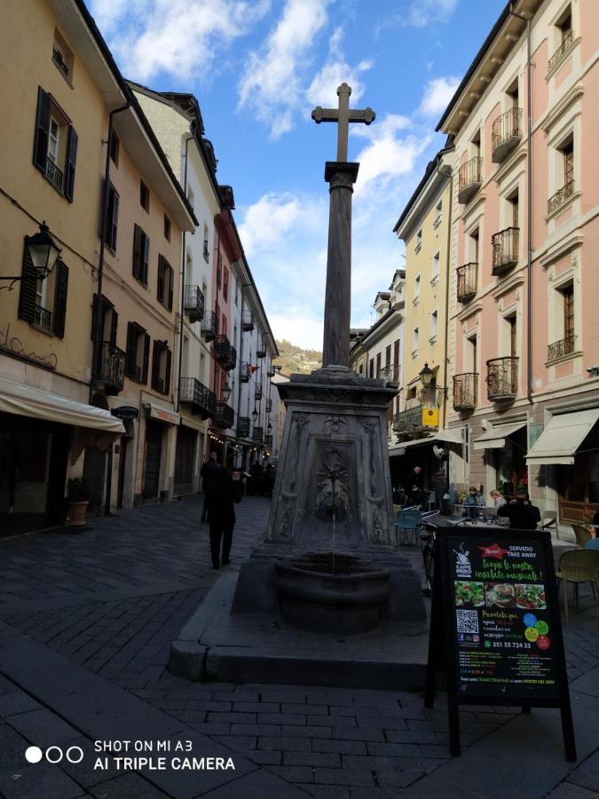 Un Oeil Sur La Cathedrale Apartman Aosta Kültér fotó