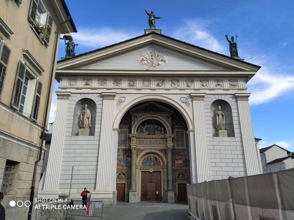 Un Oeil Sur La Cathedrale Apartman Aosta Kültér fotó